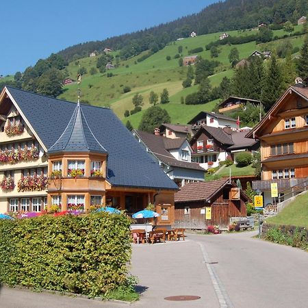 Gasthaus Schaefli Alt St. Johann Bagian luar foto