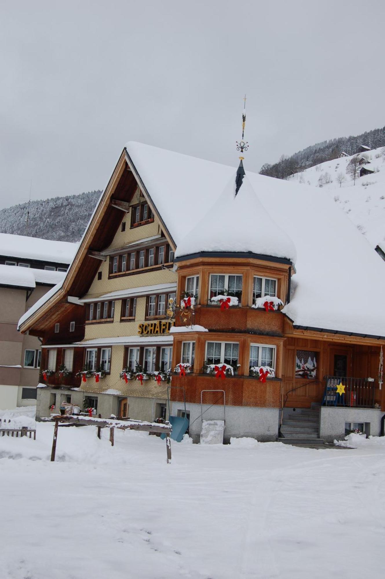 Gasthaus Schaefli Alt St. Johann Bagian luar foto