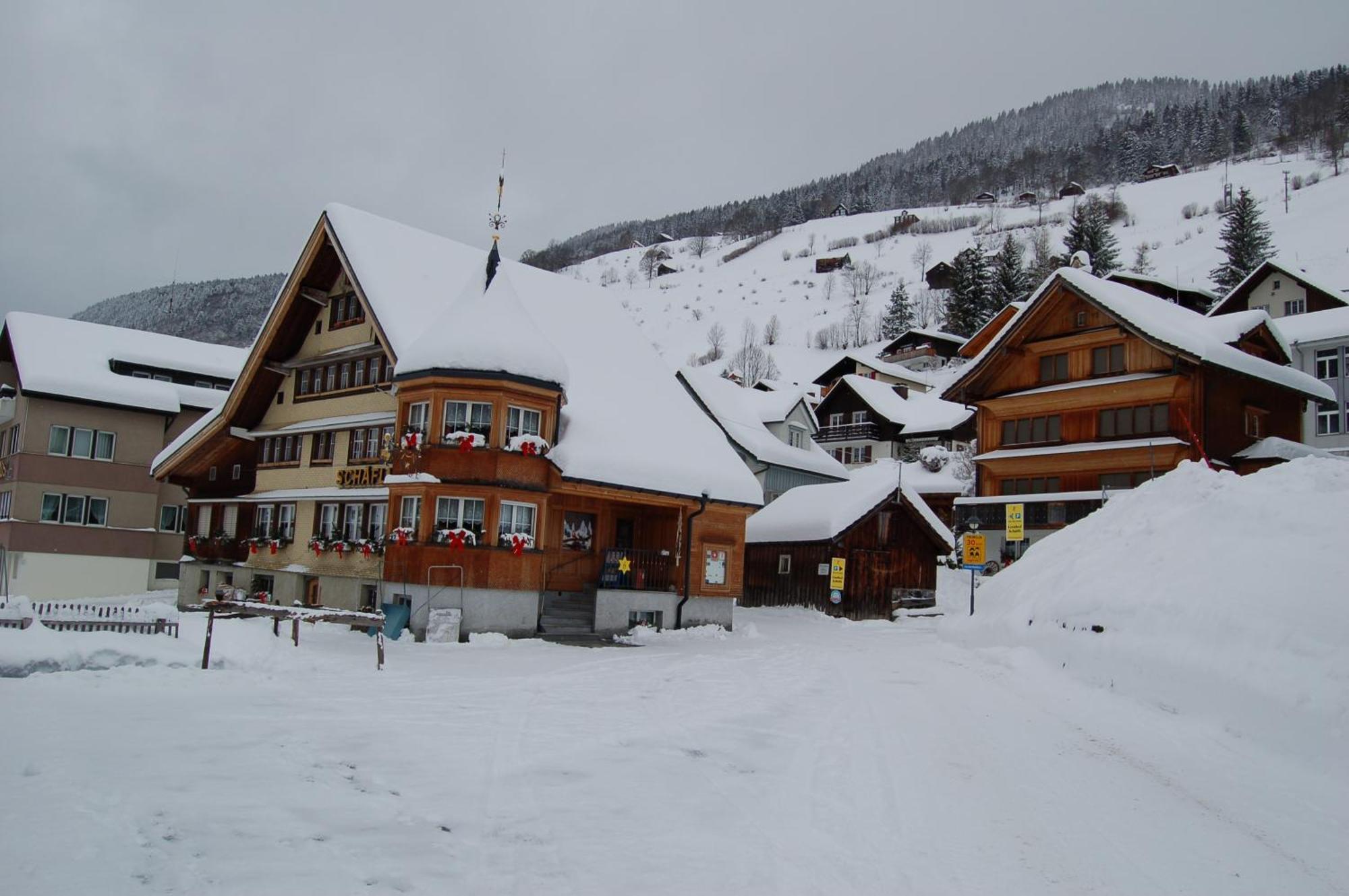 Gasthaus Schaefli Alt St. Johann Bagian luar foto